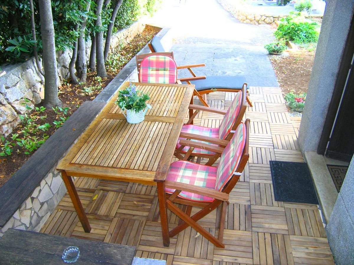 Studio Apartment Tamara Krk Town Luaran gambar